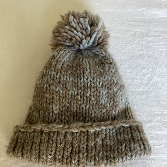 PORTOLANO Knit Beanie Womens Pom Pom Hat  Chunky Wool Blend Neutral Cozy Winter - Picture 1 of 10